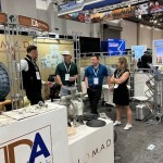 Milos, Jared, and Jax hang out with a key TX buyer, sharing oil stories at OTC Houston.
Our team kicked off OTC 2025 with vibrant discussions, exchanging experiences and insights with a key Texas buyer. This interaction underscored JDA Global’s dedication to fostering strong relationships within the industry. JDA Global - NOMAD - News - OTC Show Houston 2025 - Gallery 01